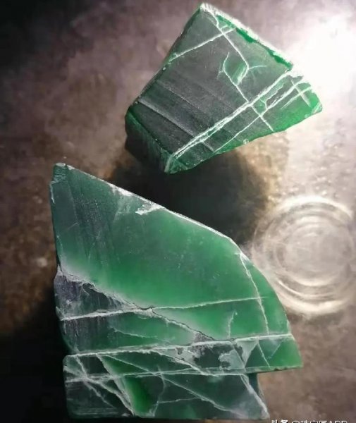 危地马翡翠的密度和折射率