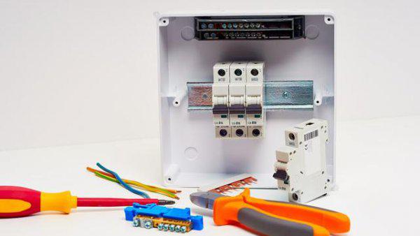 一个房间走一路电线可以吗