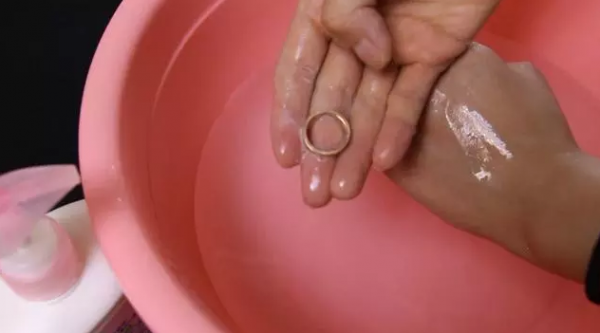 纯银怎么清洗才能亮一点