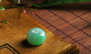 拉长石佩戴禁忌 拉长石的功效与作用佩戴禁忌