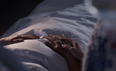 回光返照最多能活几天 老人回光返照的表现和时间