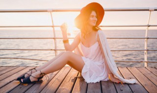 微胖女生适合吊带裙吗 微胖女生适不适合穿吊带裙呢