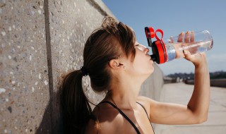 送给母亲水杯刻什么字好 母亲的水杯上可以刻哪些字