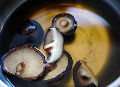 干香菇一般要泡多久才能食用 干香菇泡发的正确方法和时间