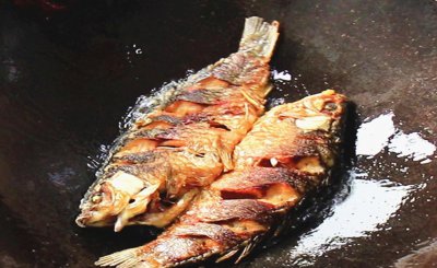 怎么煎鱼不粘锅不掉皮不会碎 最简单的煎鱼不粘锅小技巧