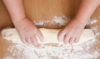 怎样挑选优质小麦面粉 挑选优质小麦面粉的方法