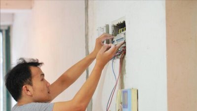 家里电闸跳了推不上去怎么回事 总是跳闸怎么解决