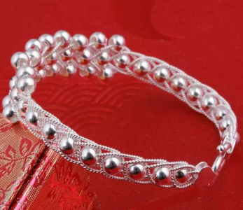 纯银怎么清洗才能亮一点 怎么清洗银器首饰亮度高