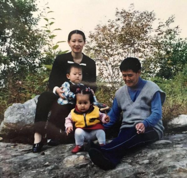 赵本山有几个孩子几个闺女