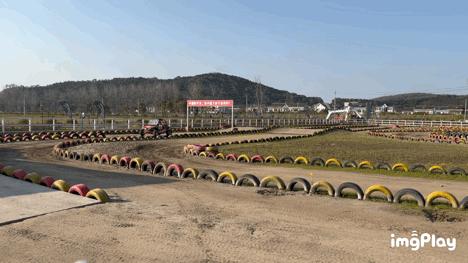 滑翔伞玩一次多少钱