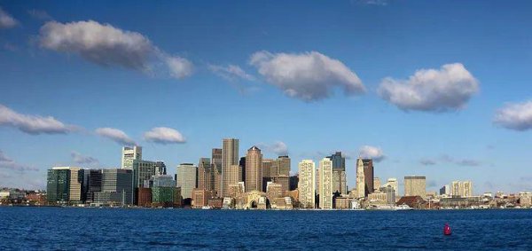 美国人平均工资多少钱一个月