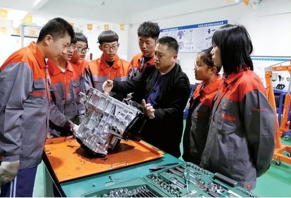 中考350分能上高中吗