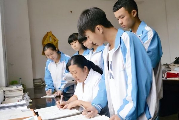 中考350分能上高中吗