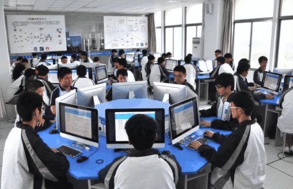 中考350分能上高中吗