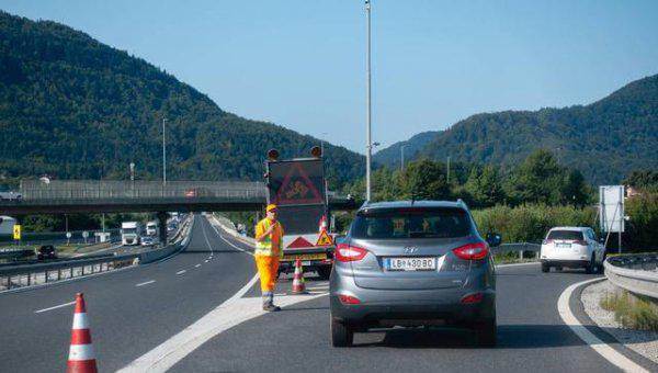 120速度行驶后轮爆胎会怎样