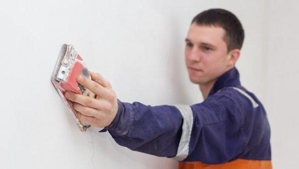 装修屋批腻子贴墙纸哪个合适点