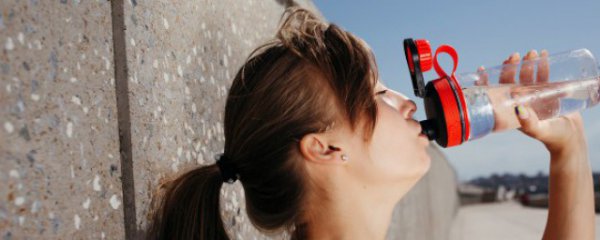 成年人的水杯上应刻什么字