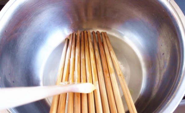 新筷子买回来怎么处理才能用