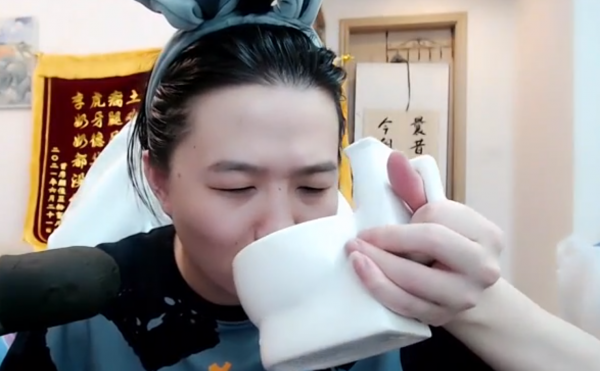 虎牙吕德华个人资料