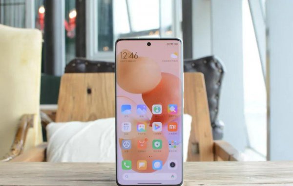 lcd oled哪个对眼睛好