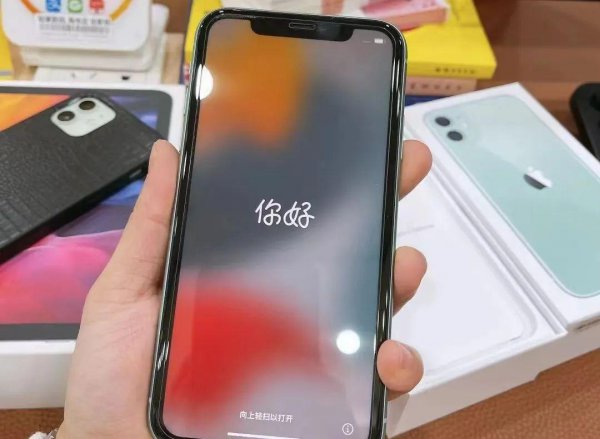 lcd oled哪个对眼睛好