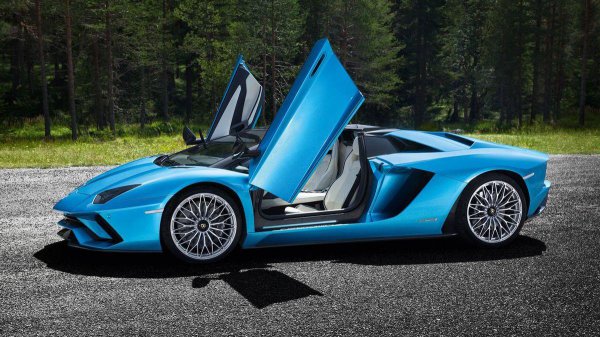 兰博基尼大牛和小牛区别在哪