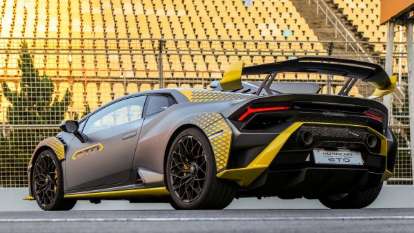 兰博基尼大牛和小牛区别在哪