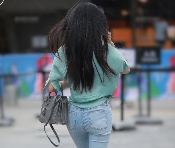 绿衣服搭配什么裤子