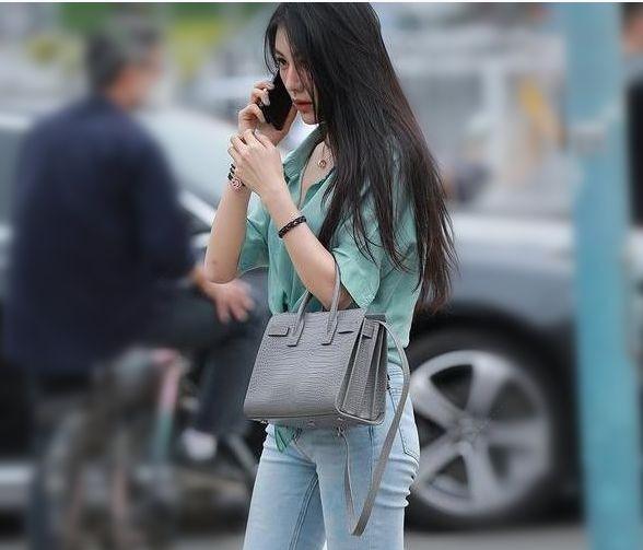 绿衣服搭配什么裤子