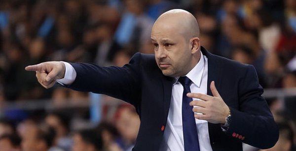 辽宁队主教杨鸣年薪为什么那么少