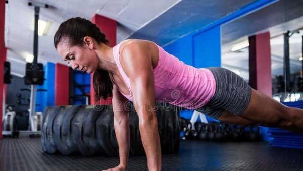 平板支撑一天做几次