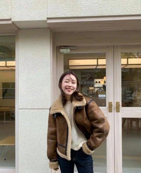 什么颜色的头发减龄显得皮肤白