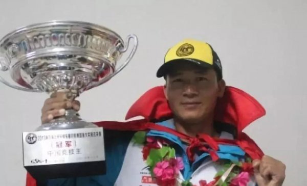 邓刚和刘志强钓鱼谁厉害