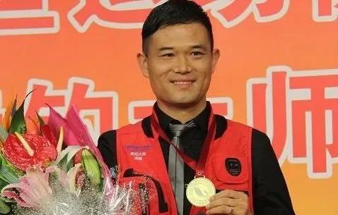 邓刚和刘志强钓鱼谁厉害