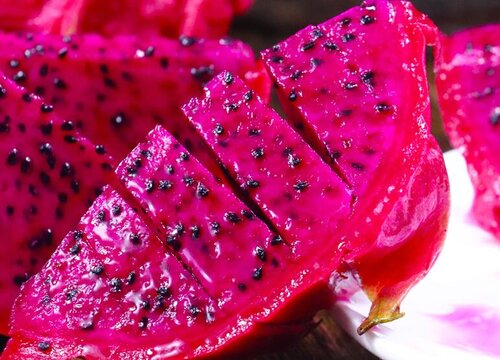 红心火龙果皮可以吃吗