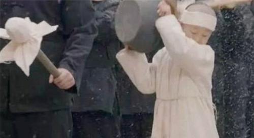 出殡的时候摔盆是什么意思