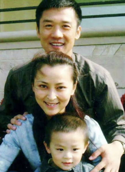 影视演员黄志忠的个人资料