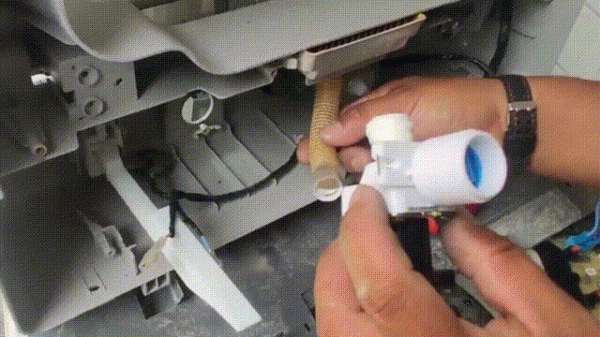 洗衣机只空转动不进水什么原因