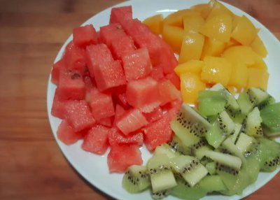 不甜的水果有哪些 吃起来不甜但热量极高的四种水果