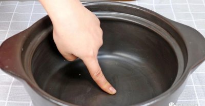 新买的砂锅使用前需怎么处理 砂锅的开锅和保养方法