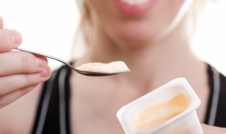 吃辣的可以喝酸奶吗 吃辣的能不能喝酸奶呢