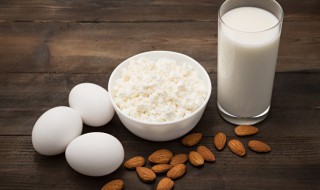 鸡蛋和牛奶可以同时吃吗 鸡蛋和牛奶适合一起吃吗