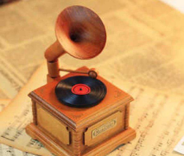 送女生生日礼物送什么好