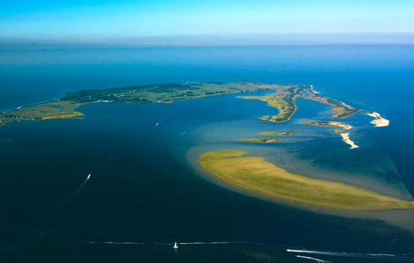 世界上最大的湖泊是什么