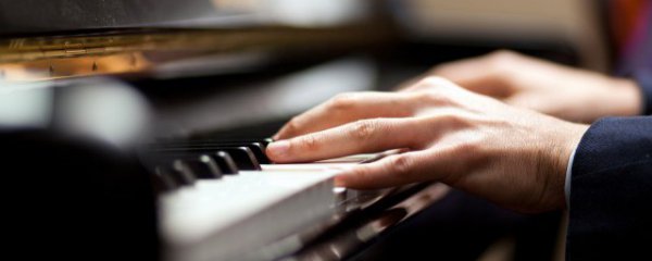 卧室钢琴怎么选择