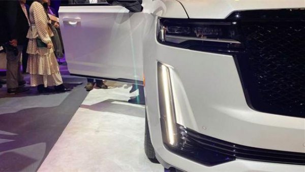 凯迪拉克最大的suv叫什么名字