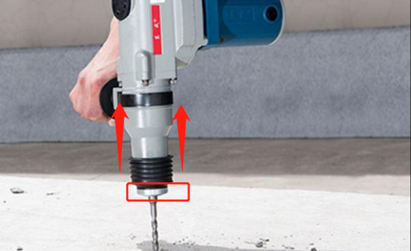 手电钻的钻夹头怎么更换