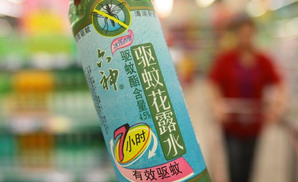 怎么去除衣服上的压胶图案