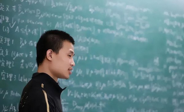 丘成桐对韦东奕的评价