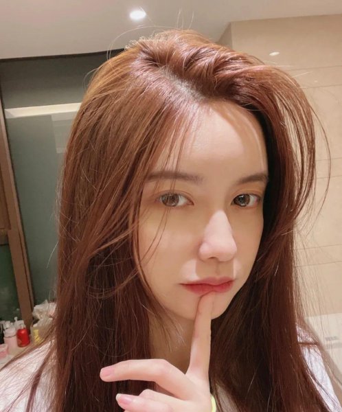 2023染头发颜色最流行显白